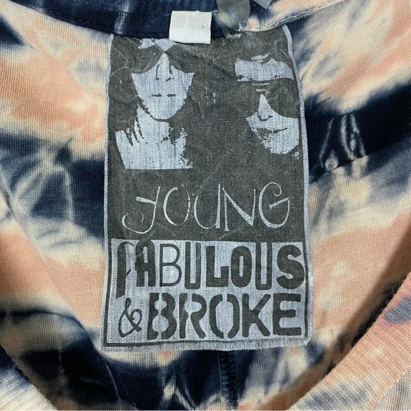 Young Fabulous & Broke | Pink & Navy Blue Tie Dye V-Neck Short Sleeve Size Large - Picture 3 of 12